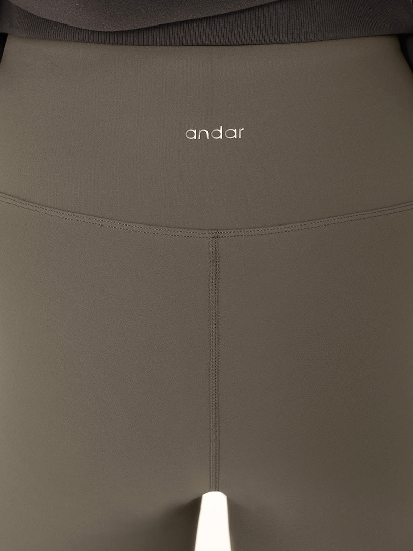 [SET] シーンレスセットアップ  (Airywin 裏起毛シャロンフレアレギンス+NEW Airy Fit スタンダードフィット Tシャツ (長袖)) - andar JAPAN