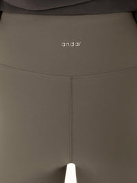 [SET] シーンレスセットアップ  (Airywin 裏起毛シャロンフレアレギンス+NEW Airy Fit スタンダードフィット Tシャツ (長袖))