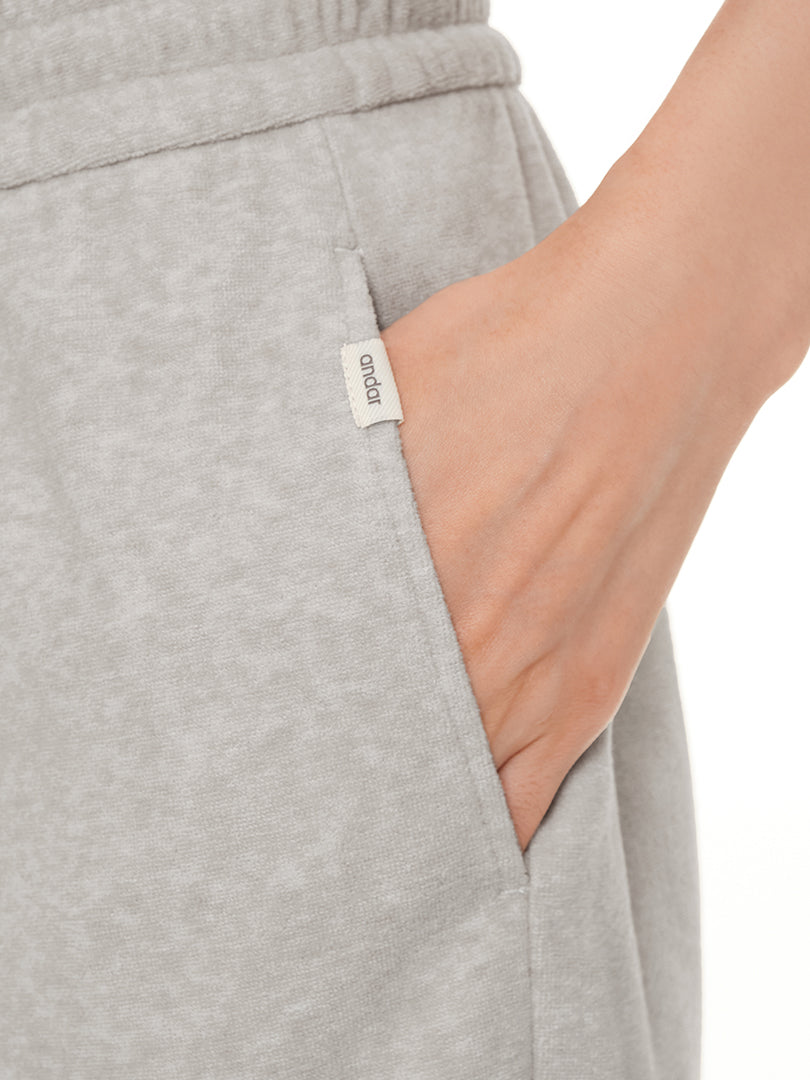 Dream Comfort セットアップ（クロップフーディジップアップ + ジョガーパンツ) - andar JAPAN