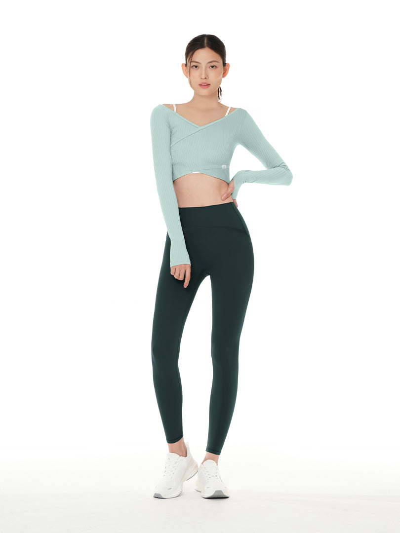 andar [SET] AirーRibbed (スポーツブラ+レギンス) SET] Air-Ribbed セットアップ (スポーツブラ＋4.5分丈レギンス