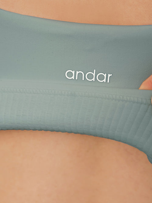 Airywin ハートネック スポーツブラ - andar JAPAN