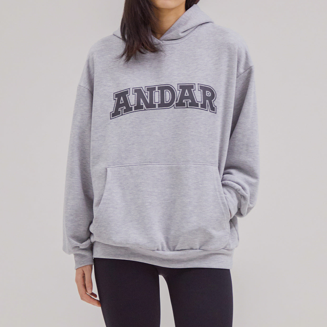 シグネチャー ロゴ オーバーフィットパーカー – andar JAPAN