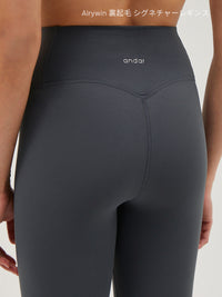 [SET] 裏起毛All-in-Oneセット(Airywin 裏起毛 レギンス+Airy Fit ピーチ起毛 オーバーフィット+クロップドトップ+5本指ソックス) - andar JAPAN