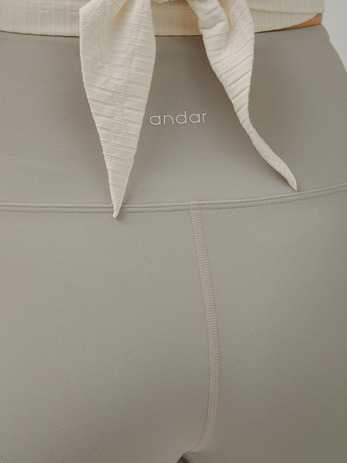 Airywin フロントスリット フレアレギンス - andar JAPAN