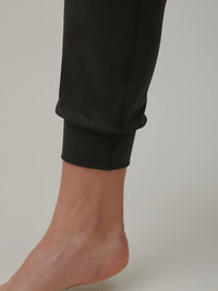 [SET] ゆったり裏起毛トレーニングセット (Airy Fit ピーチ起毛 スリムフィットT(長袖)+Airmooth 裏起毛 ジョガーフィット レギンス) - andar JAPAN